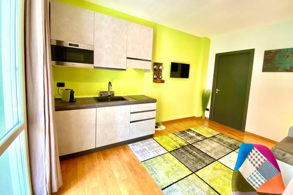 Spa Tiny Love Apartment Close To Milan-Como-Malpensa Сароно Екстериор снимка
