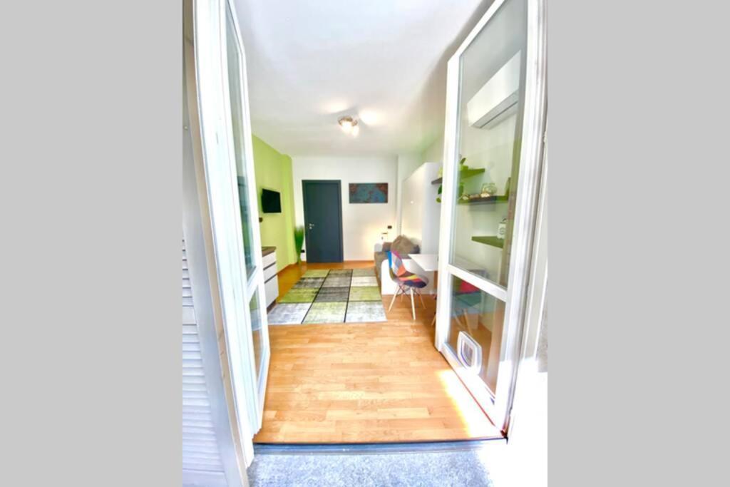 Spa Tiny Love Apartment Close To Milan-Como-Malpensa Сароно Екстериор снимка